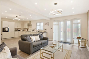 Luxurious 4 Bed House, Solihull, NEC, Airport, Business & Leisure Stays - Wisteria House